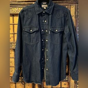 Relaxed Fit Denim Carhartt shirt